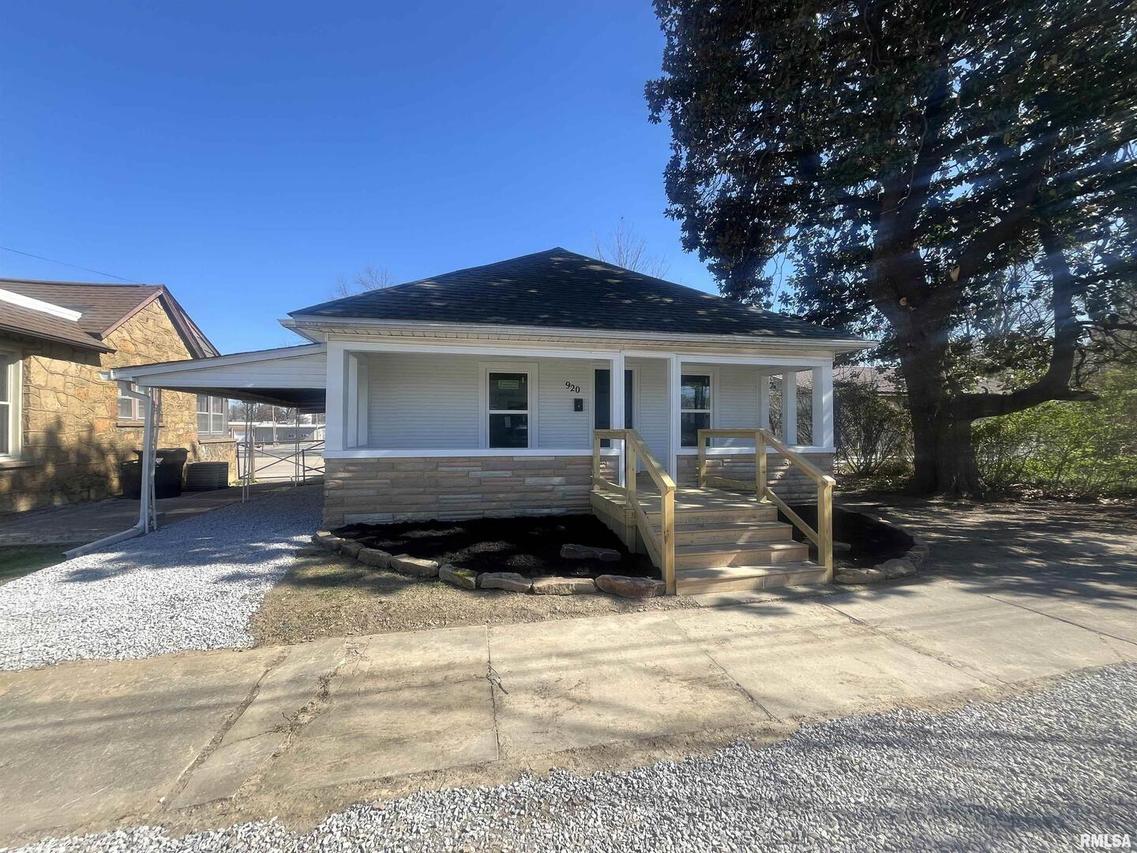 920 Vienna St., Metropolis, IL 62960