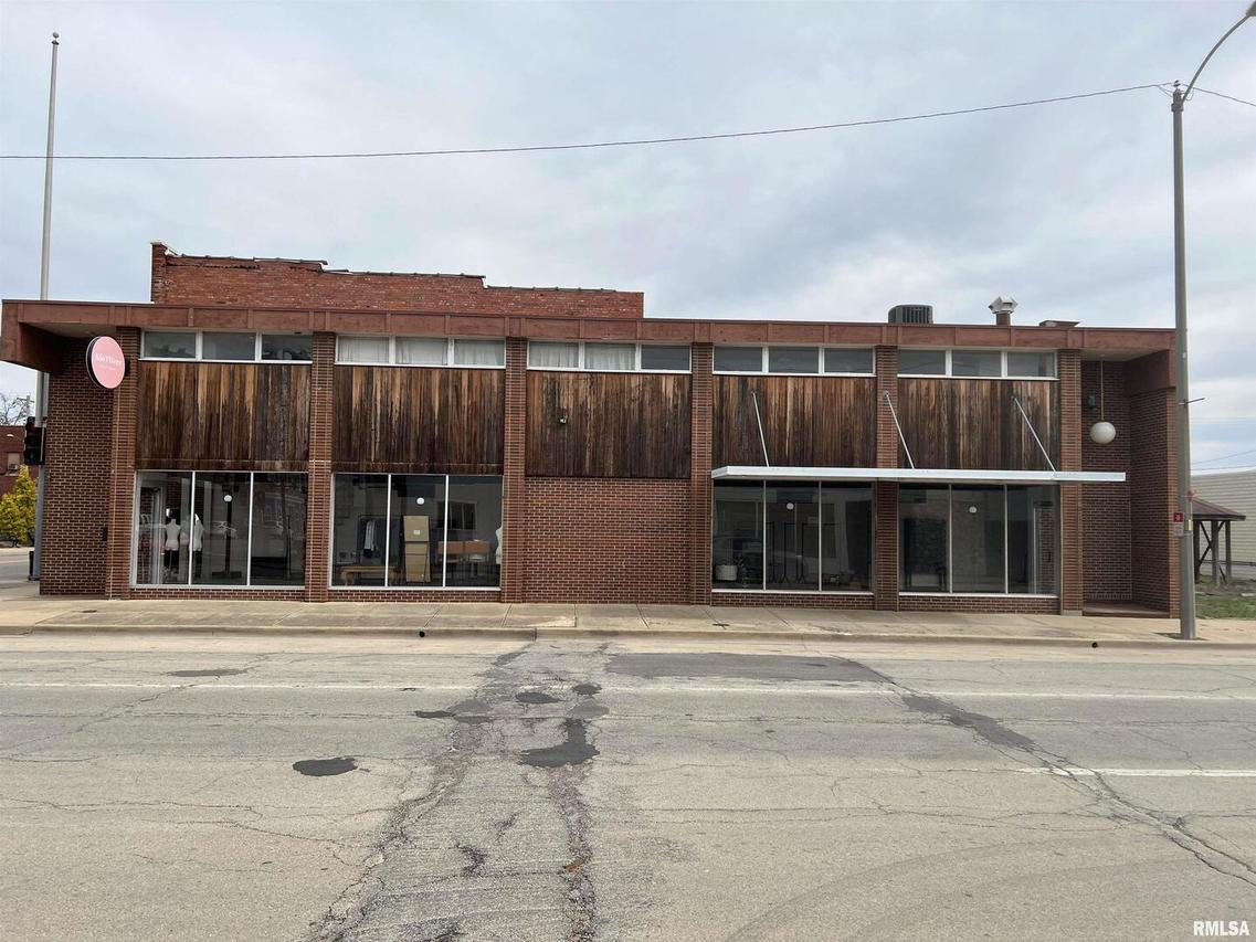 301 S Broadway St., Centralia, IL 62801