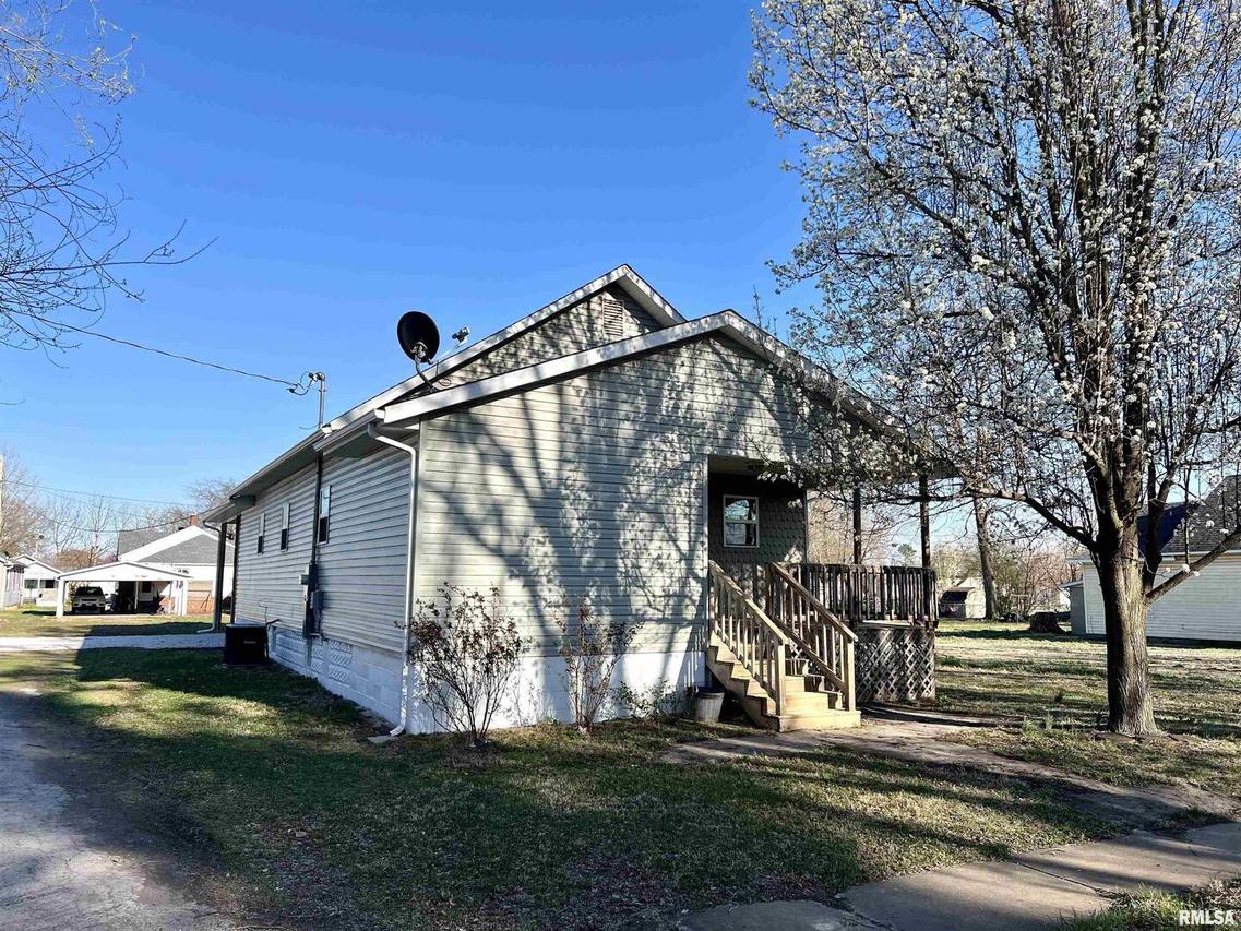 210 N Horn St., West Frankfort, IL 62896
