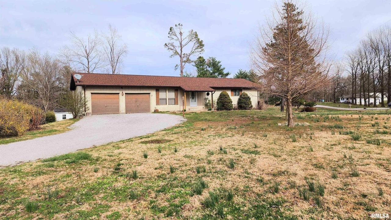 160 Cedar Crest Ln., Makanda, IL 62958