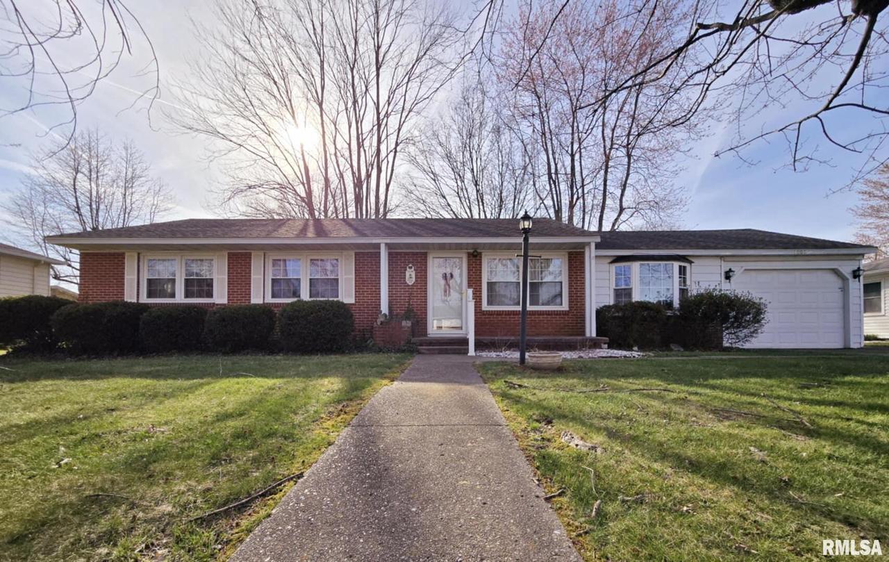 1008 Meadow Hills Dr., Mcleansboro, IL 62859