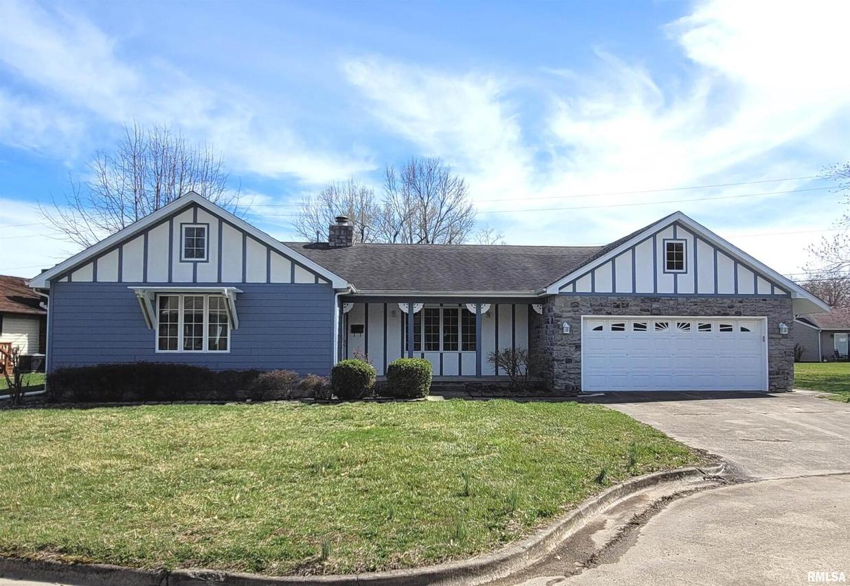 509 Willow Pl., Salem, IL 62881