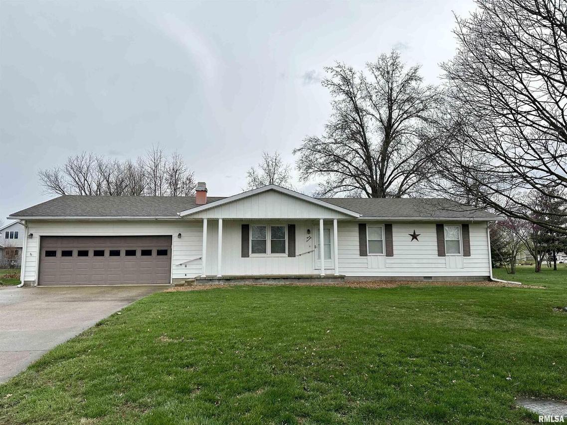 370 Northwood Ln., Salem, IL 62881