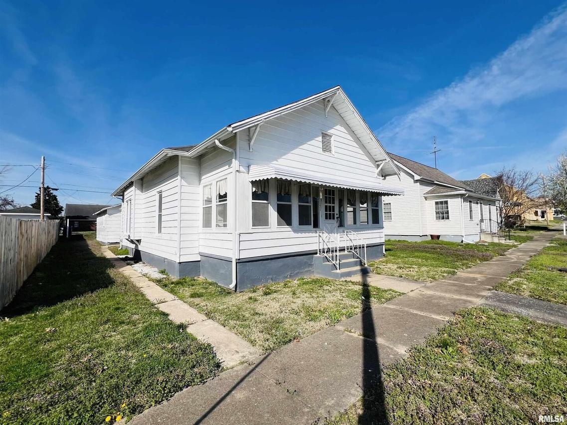 1151 1st St., Eldorado, IL