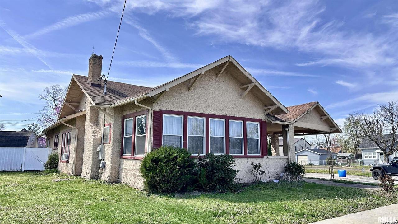 904 E Main St., West Frankfort, IL 62896