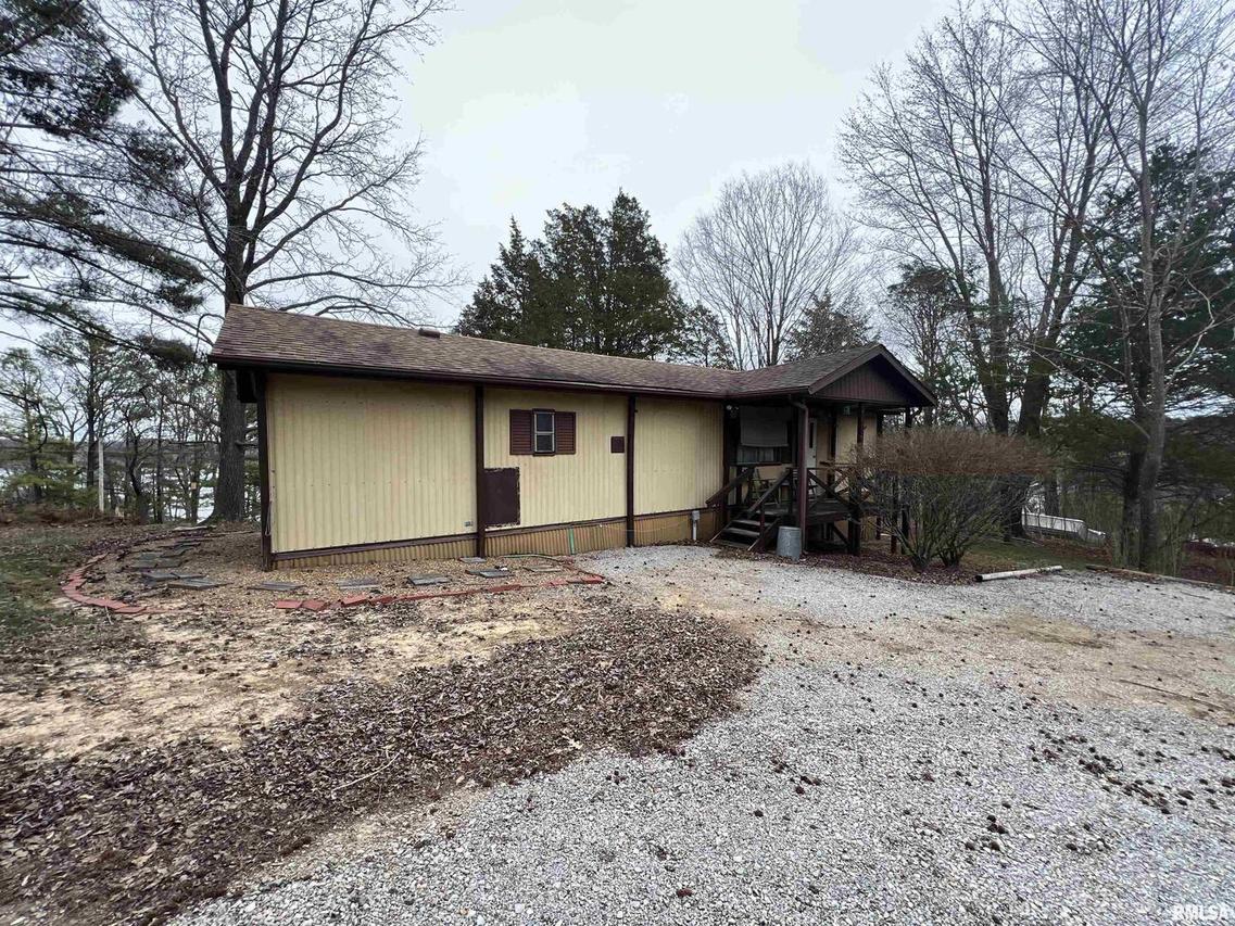 30 Caroline Dr., Goreville, IL 62939