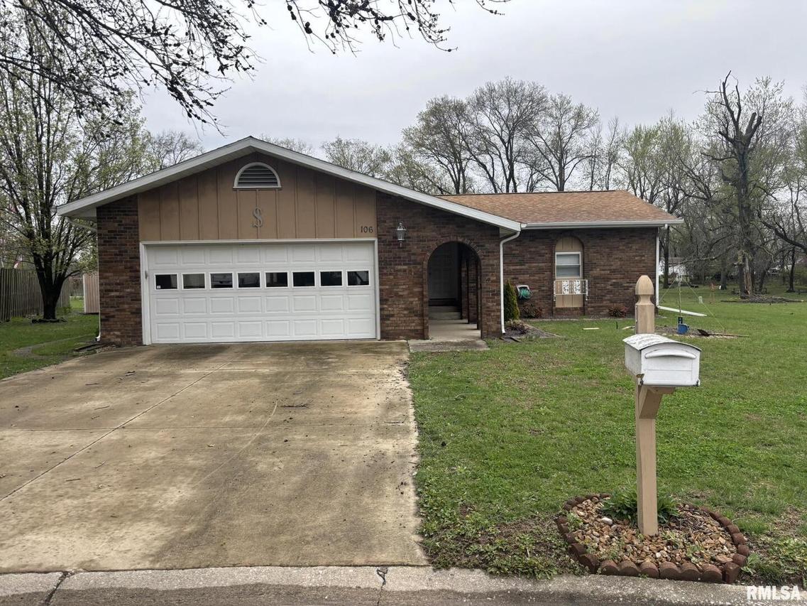 106 Salem Dr., Salem, IL 62881
