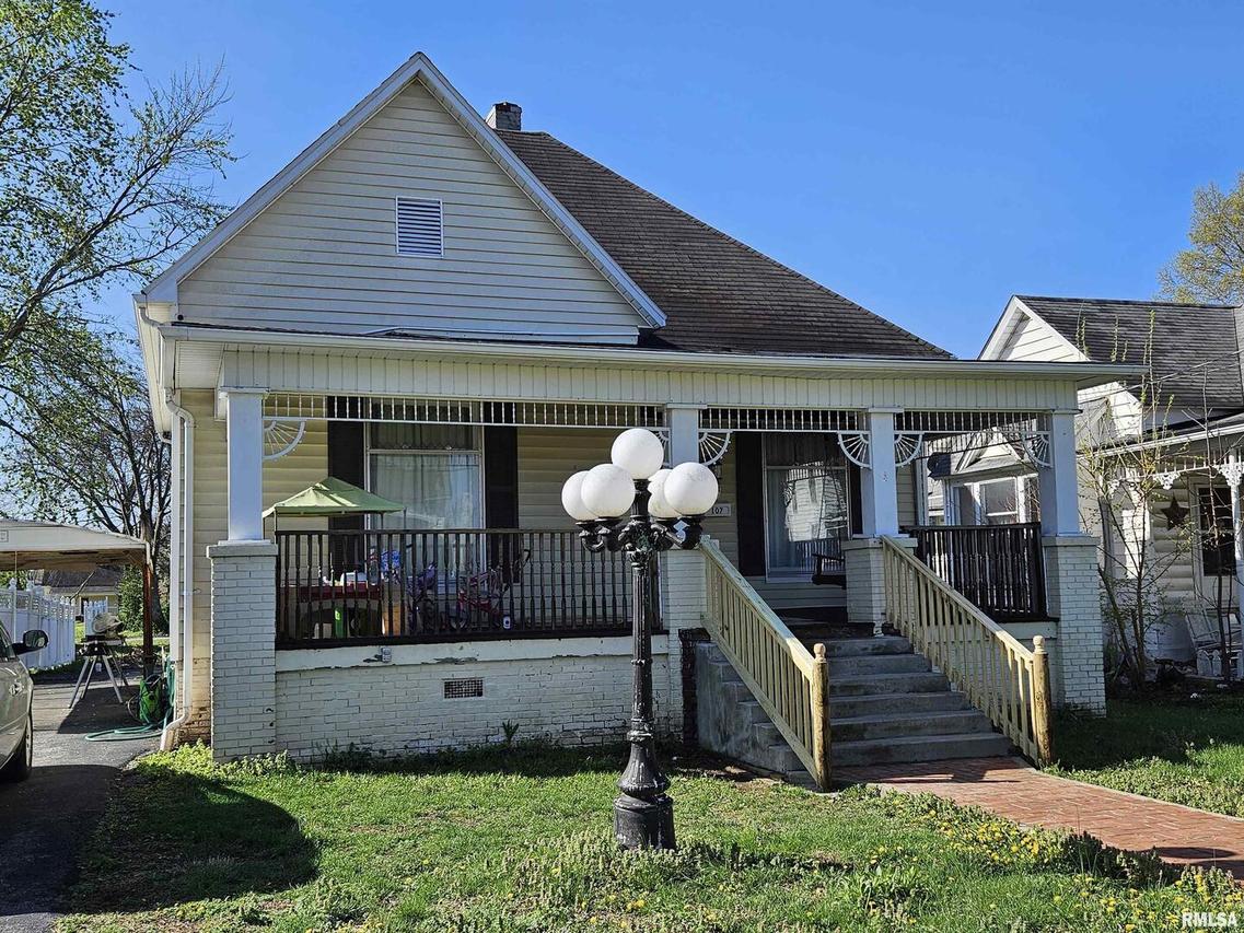 107 W Lincoln St., Harrisburg, IL 62946
