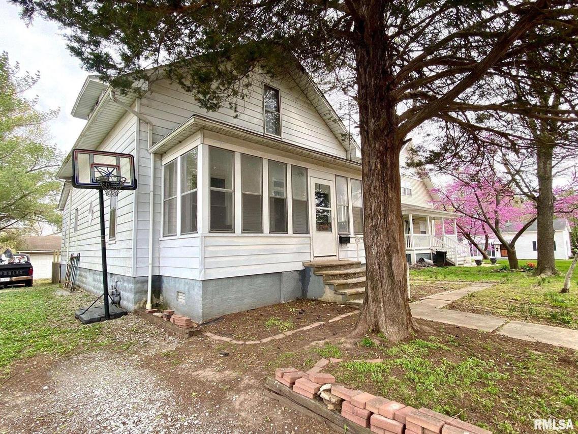 320 S 19th St., Herrin, IL 62948