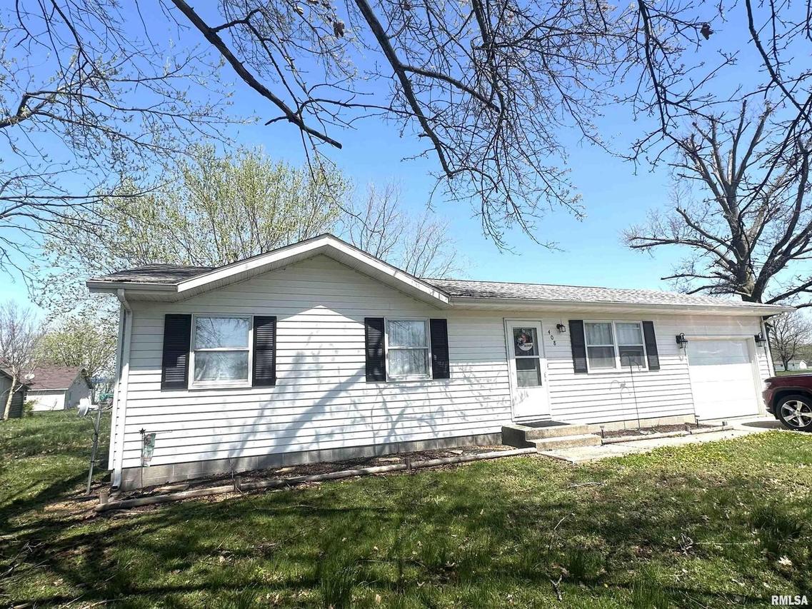 408 E Elm St., Irvington, IL 62848