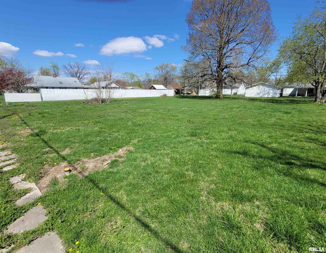 1214 & 1222 S Washington Ave., Salem, IL 62881