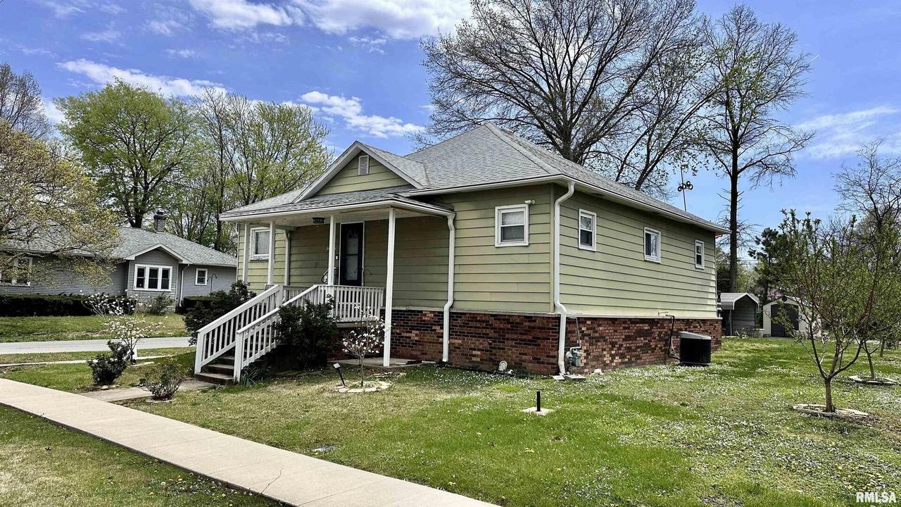 410 E 4th St., West Frankfort, IL 62896