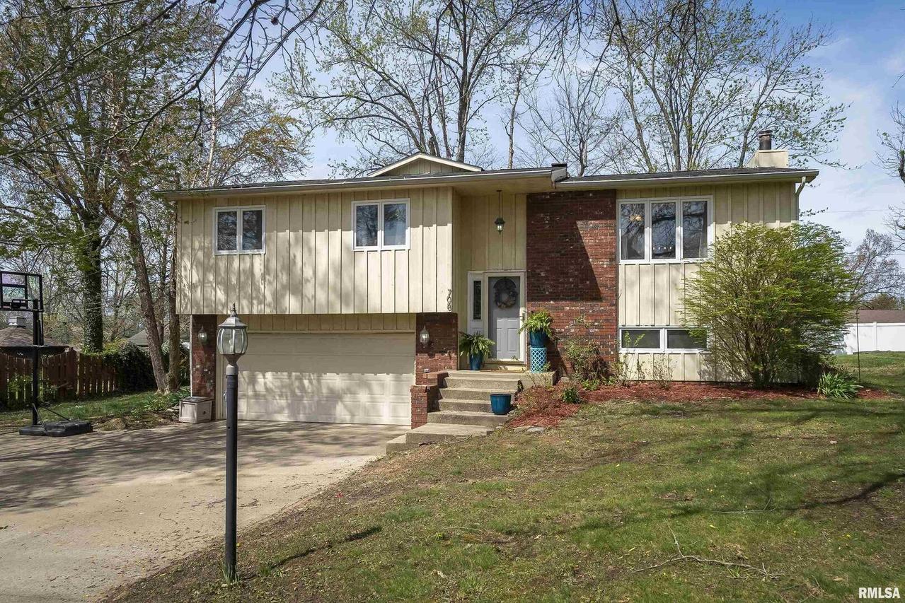 708 Woodland Ave., Herrin, IL 62948