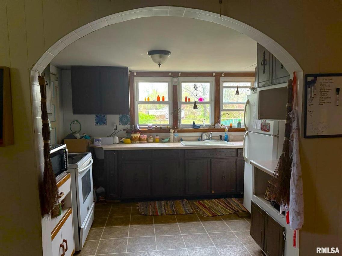 315 W Furlong St., Carrier Mills, IL