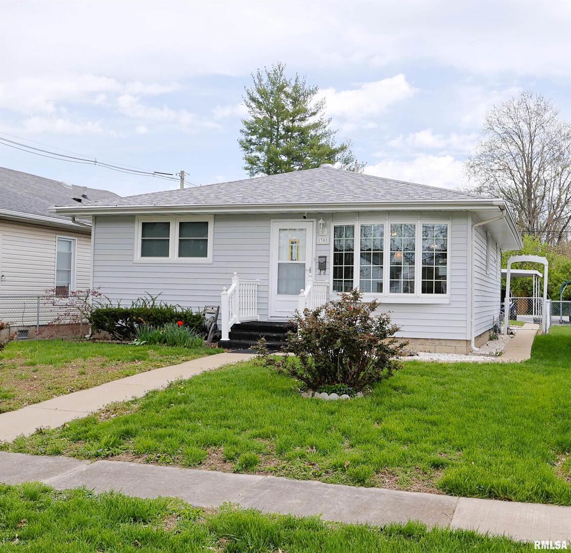 1305 S Pine, Centralia, IL 62801