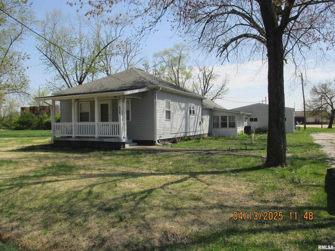 229 S James St., Centralia, IL 62801