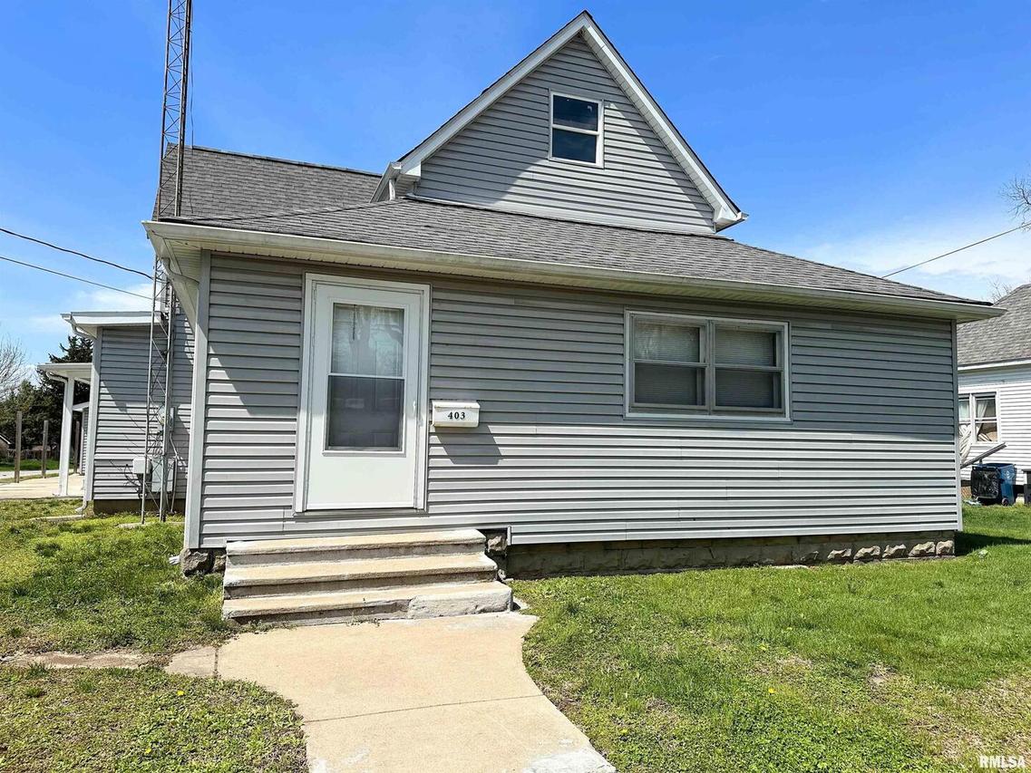 403 S State St., Christopher, IL 62822