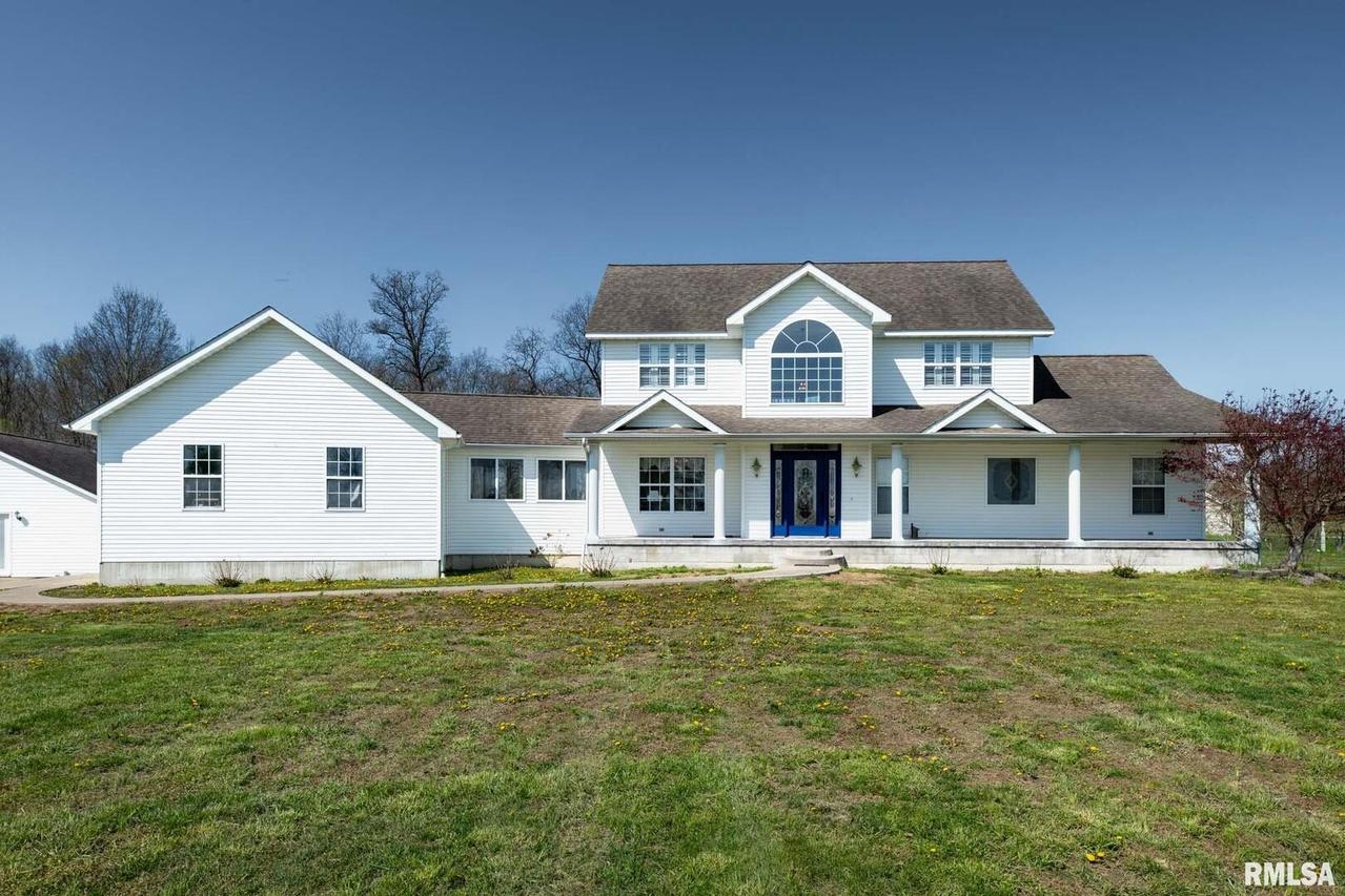 16769 N Boyd Ln., Woodlawn, IL 62898