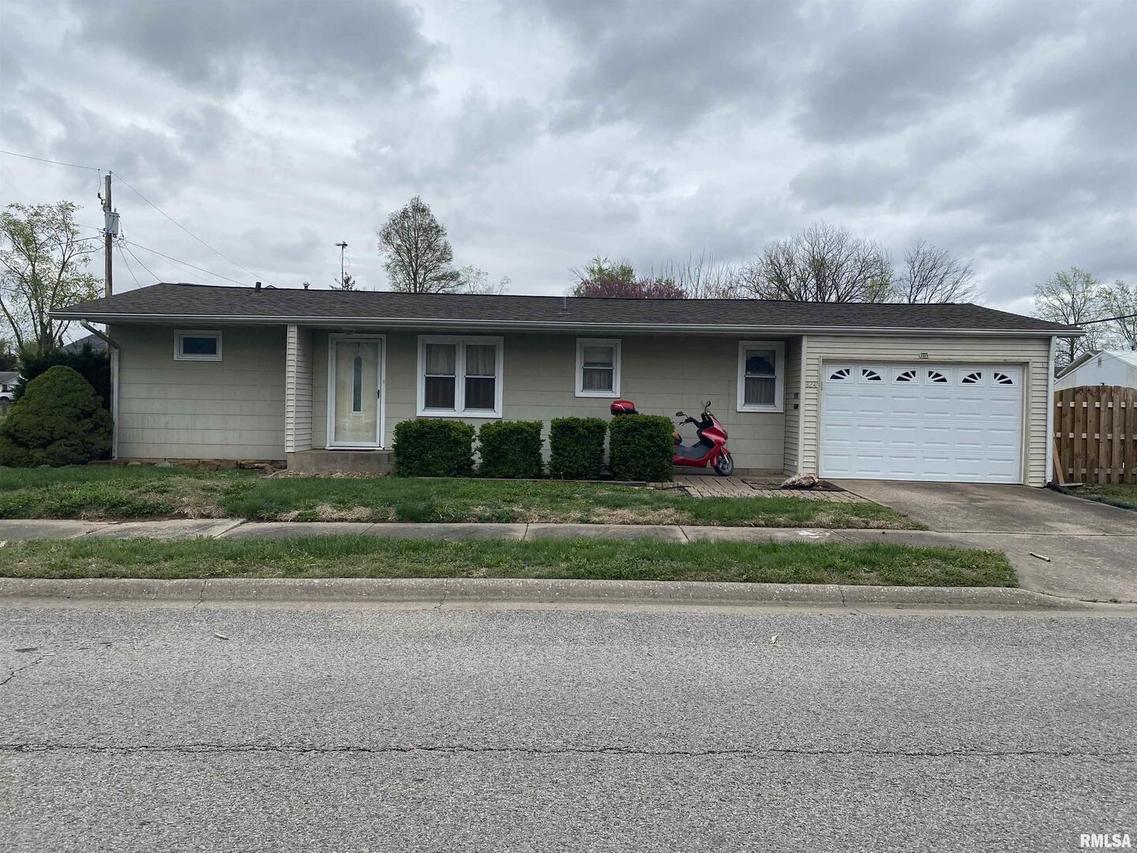 924 N 20th St., Murphysboro, IL 62966