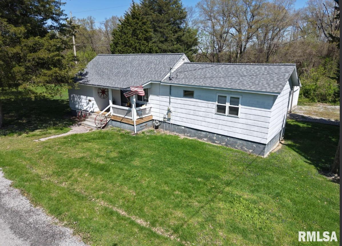 602 Illinois Ave., Christopher, IL 62822