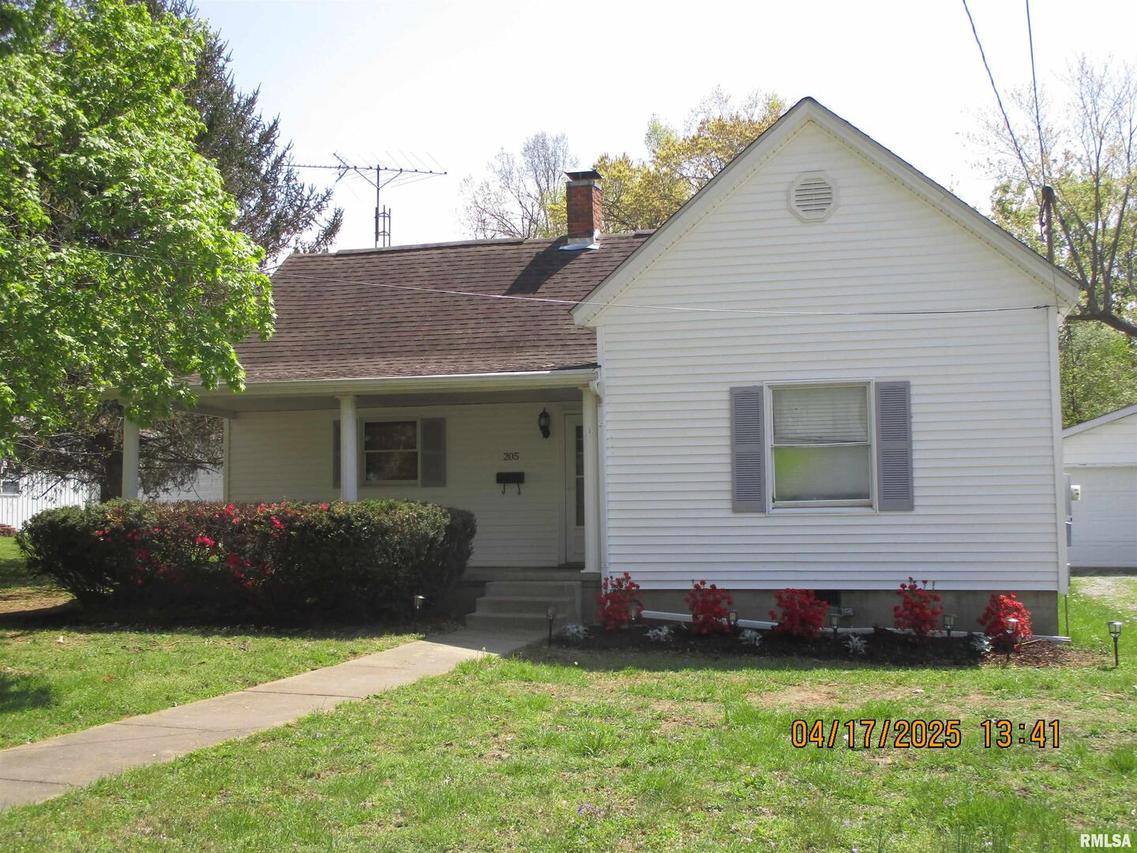 205 Texas St., Carterville, IL 62918