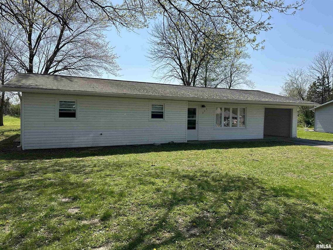 917 Roberta Dr., Murphysboro, IL 62966
