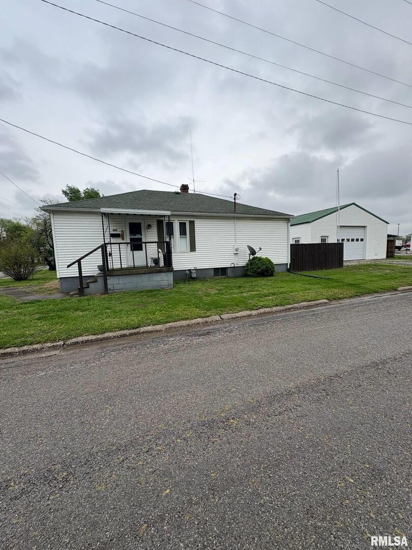 402 Lawrence St., Benton, IL 62812