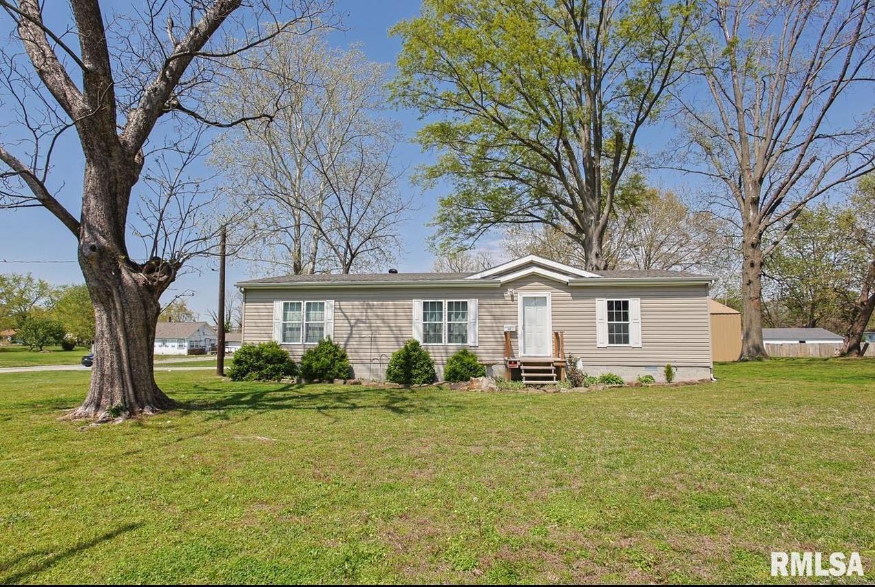 102 E Woolcott St., Harrisburg, IL 62946