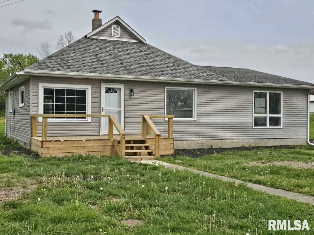 105 N Epperson Dr., Mcleansboro, IL 62859