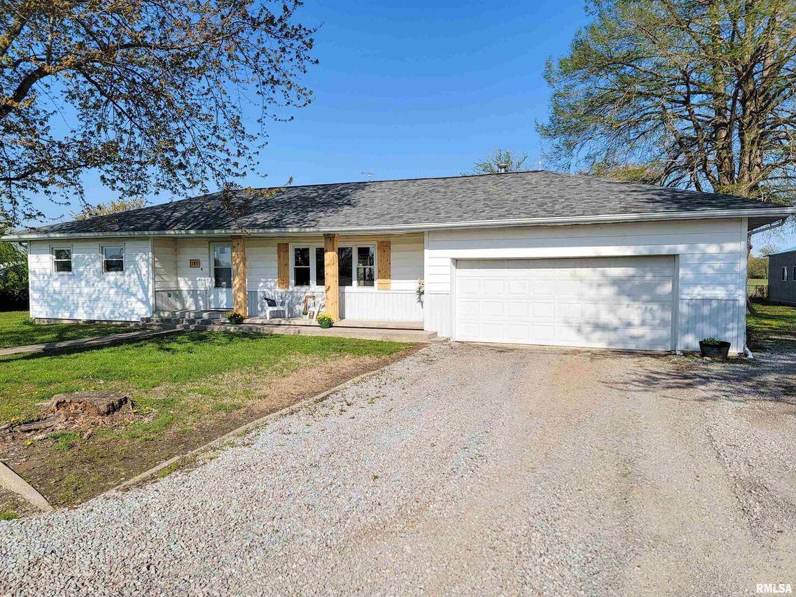 205 Highway 45, Cisne, IL 62823