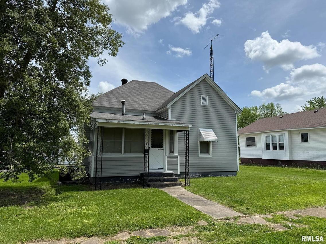 1000 S 12th St., Herrin, IL 62948