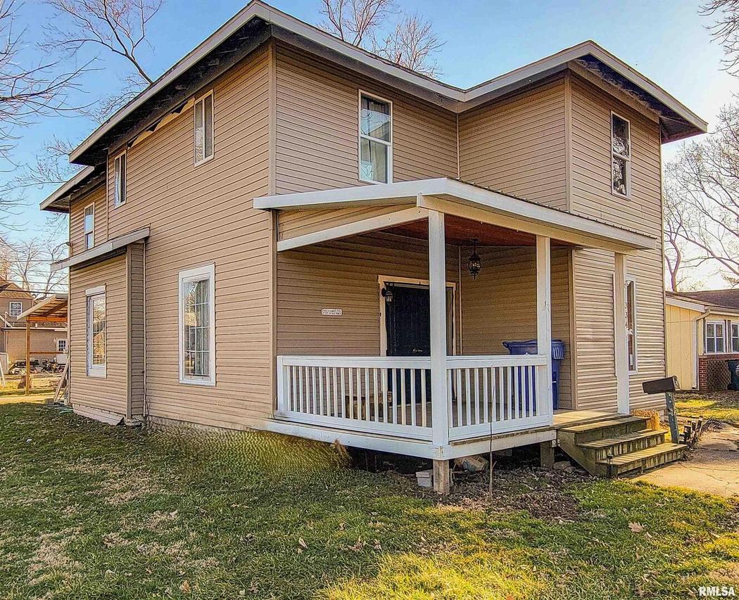 334 E 4th St., Flora, IL 62839