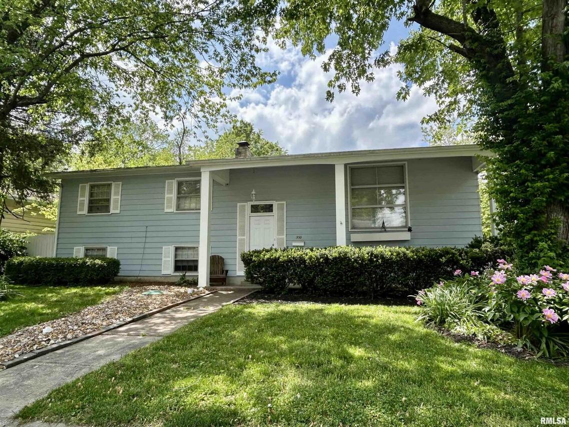 300 S Eason Dr., Carbondale, IL 62901