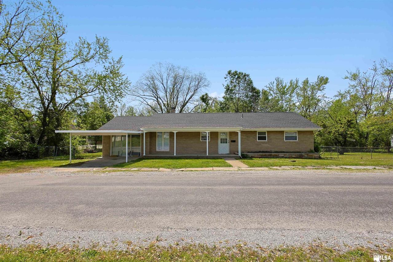 1813 Smith St., Eldorado, IL 62930