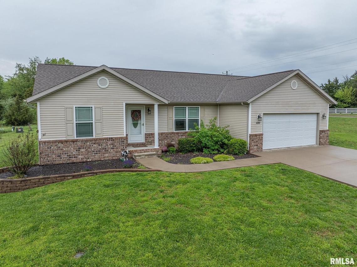 4202 Woodglen Ln., Mt Vernon, IL 62864