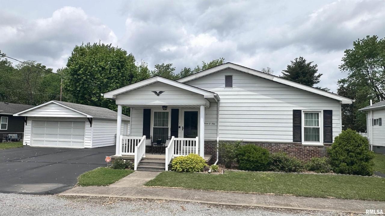 709 W Jones St., West Frankfort, IL 62896