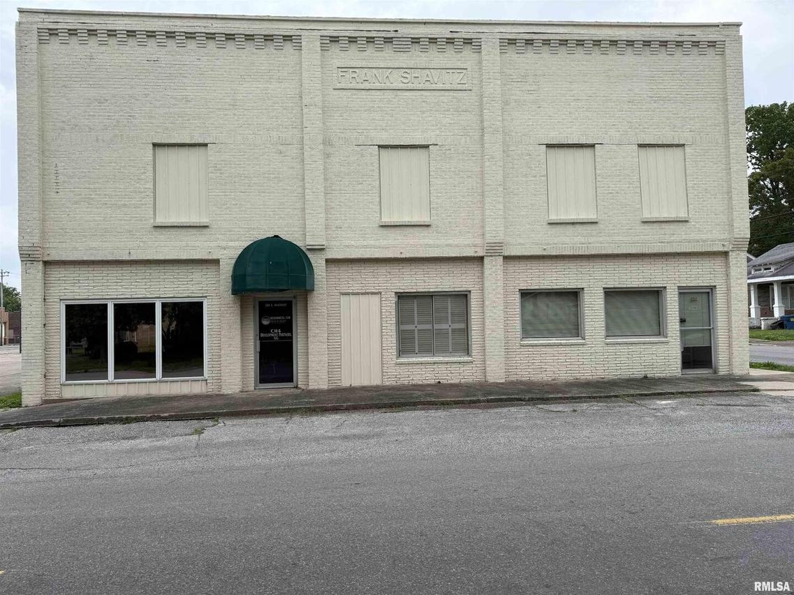 520 S Mckinley St., Harrisburg, IL 62946