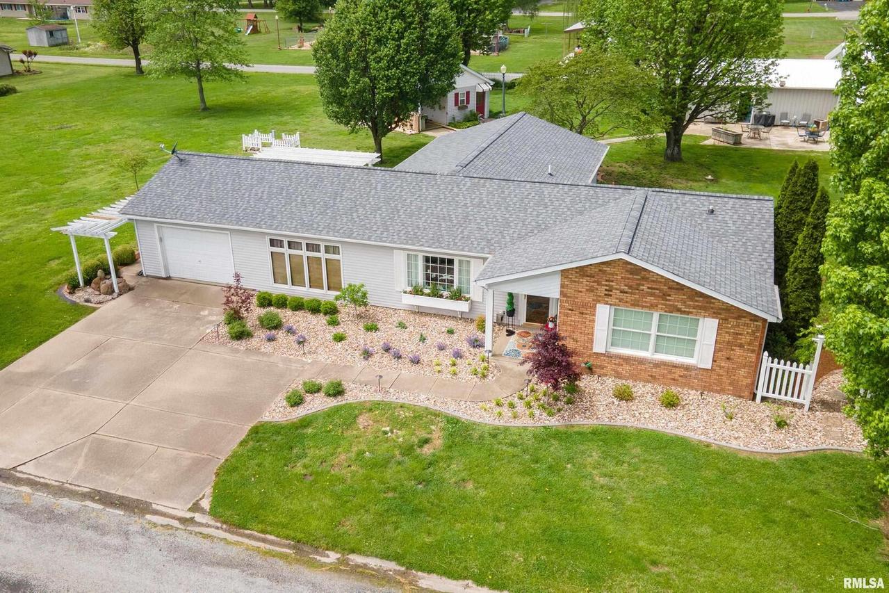 24 Karen Dr., Christopher, IL 62822