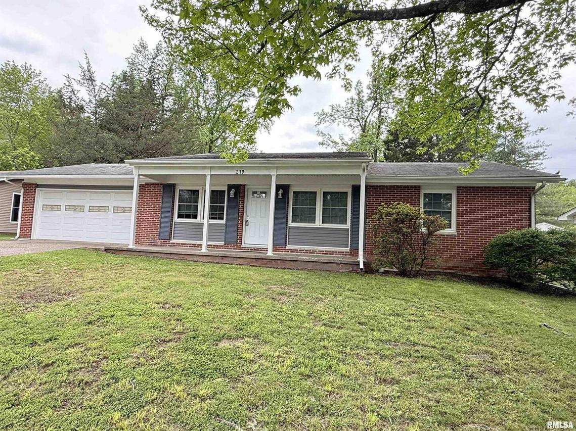 210 S Glenview Dr., Carbondale, IL 62901