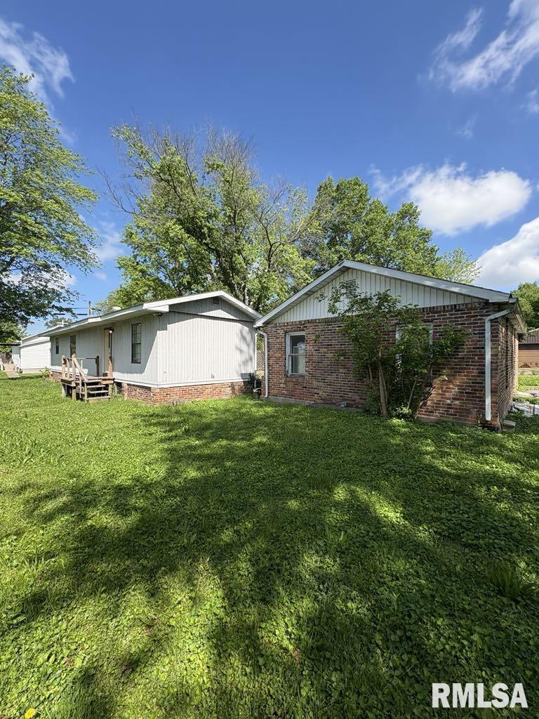 406 Church St., Christopher, IL 62822