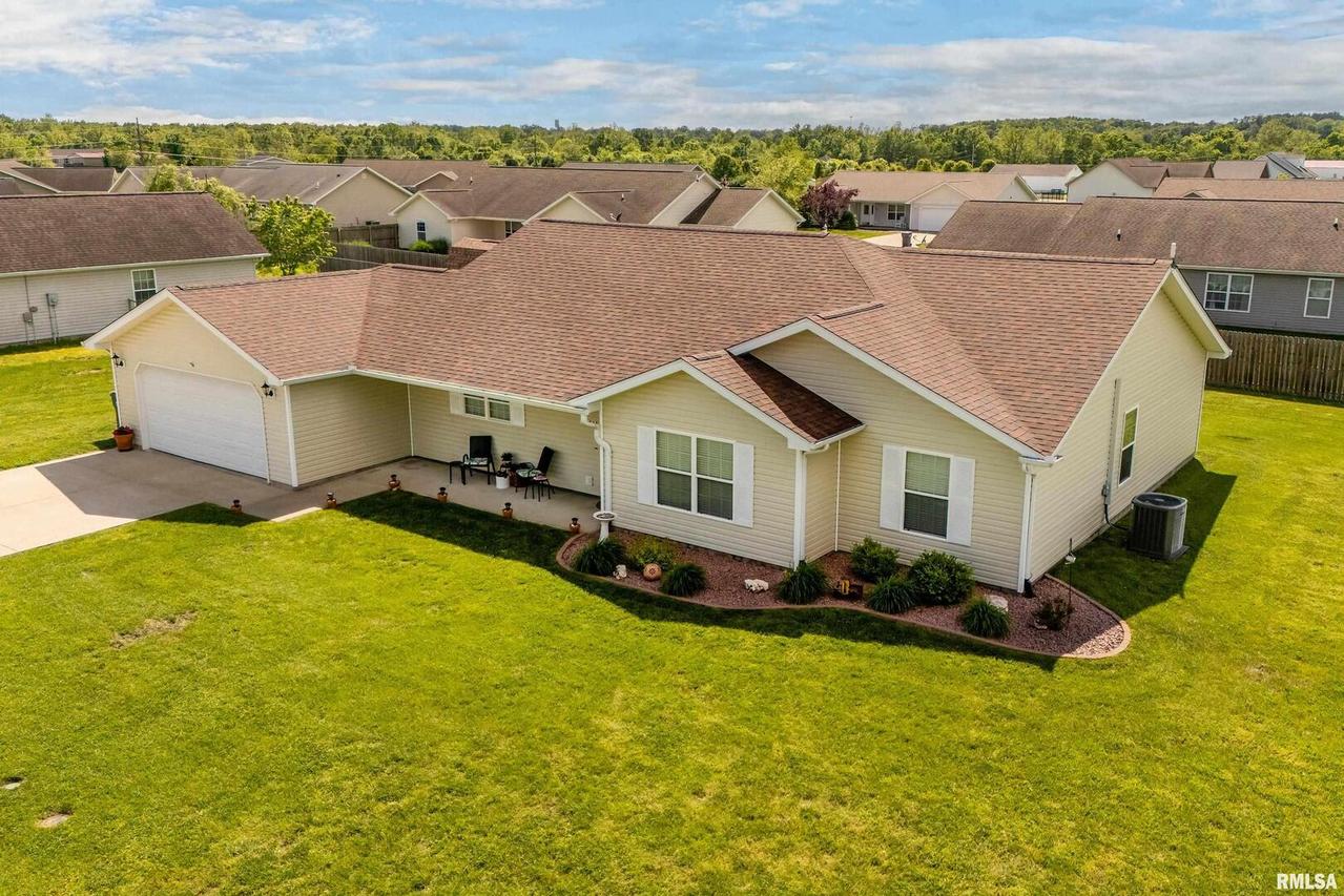 11293 Nora Ln., Carterville, IL 62918