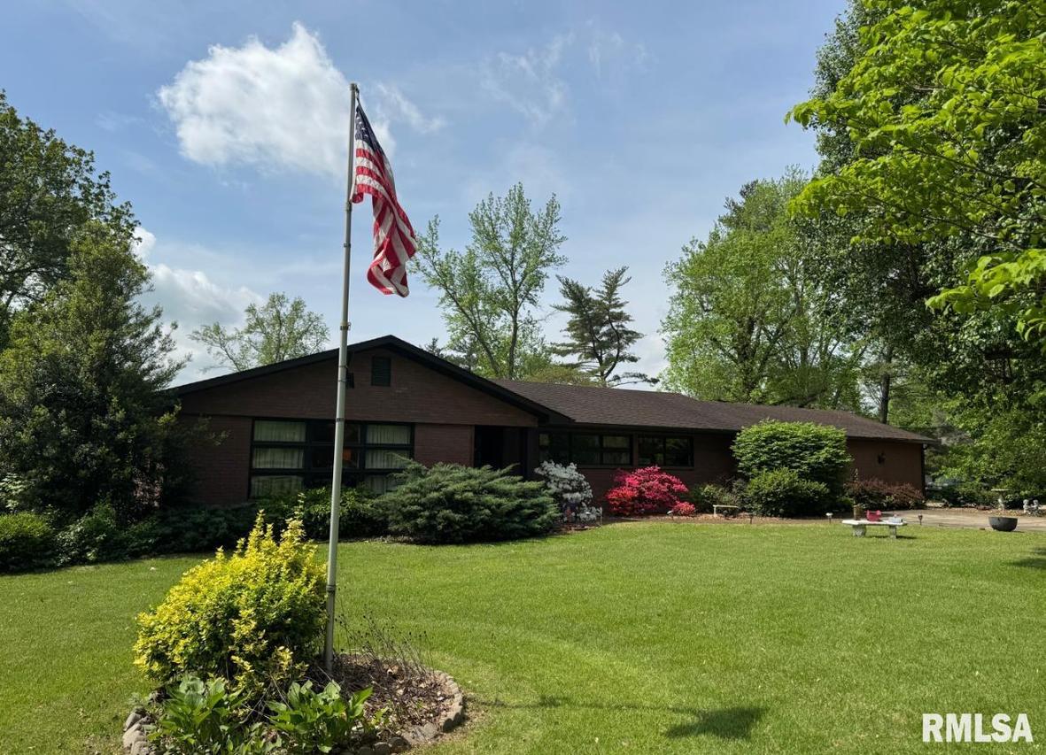 15048 State Highway 14 Hwy., Benton, IL 62812