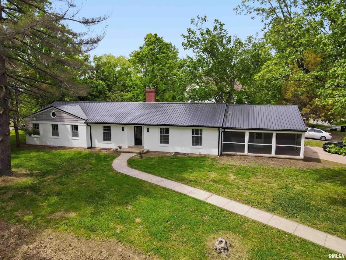 802 W Main St., Vienna, IL