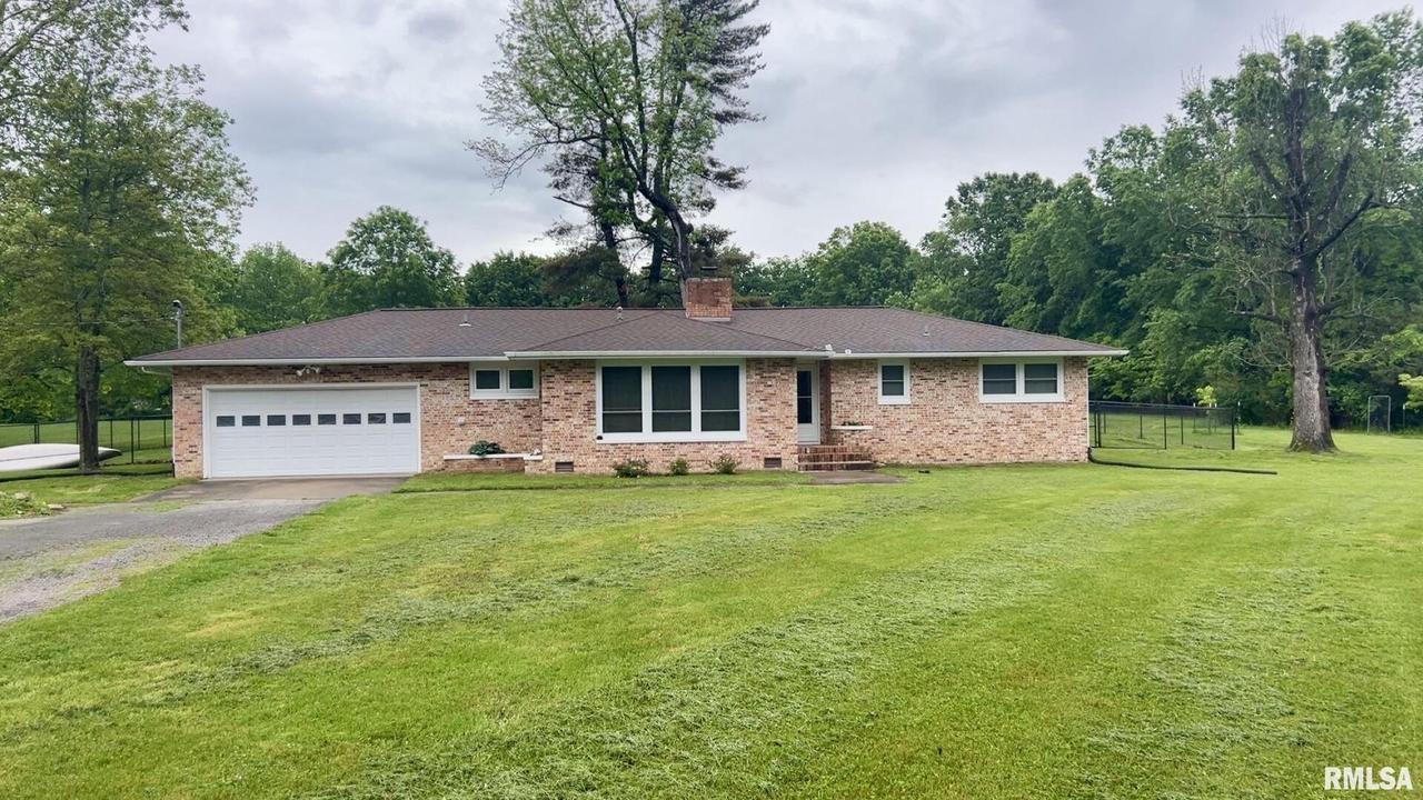 112 Prairie Rd., Carterville, IL 62918