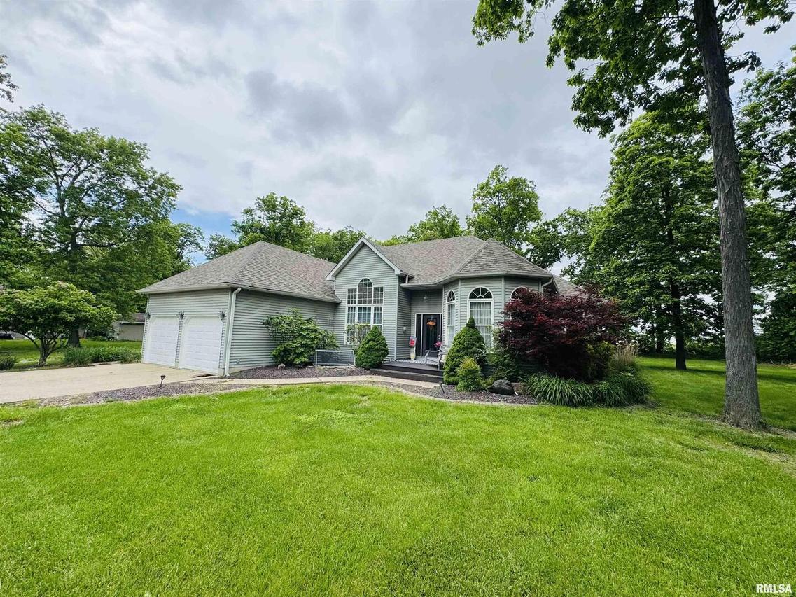 3621 Andrews Ct., Salem, IL 62881