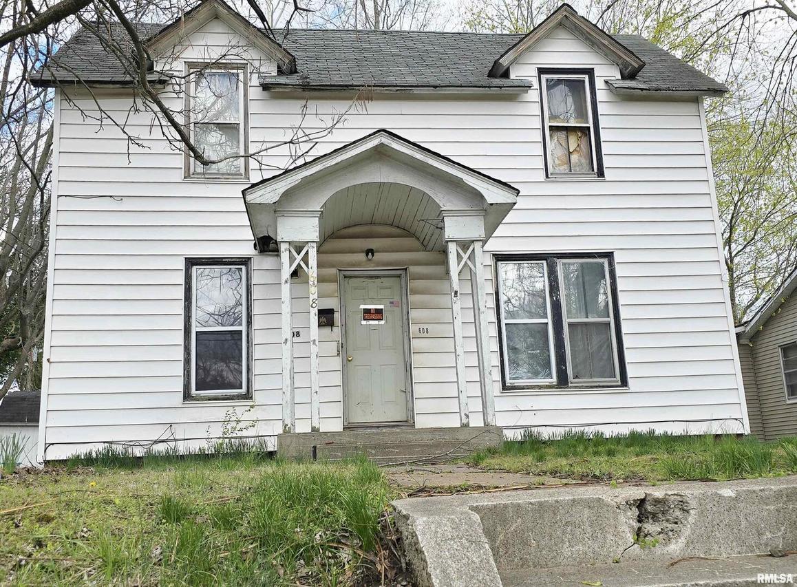 608 S 20th St., Murphysboro, IL 62966