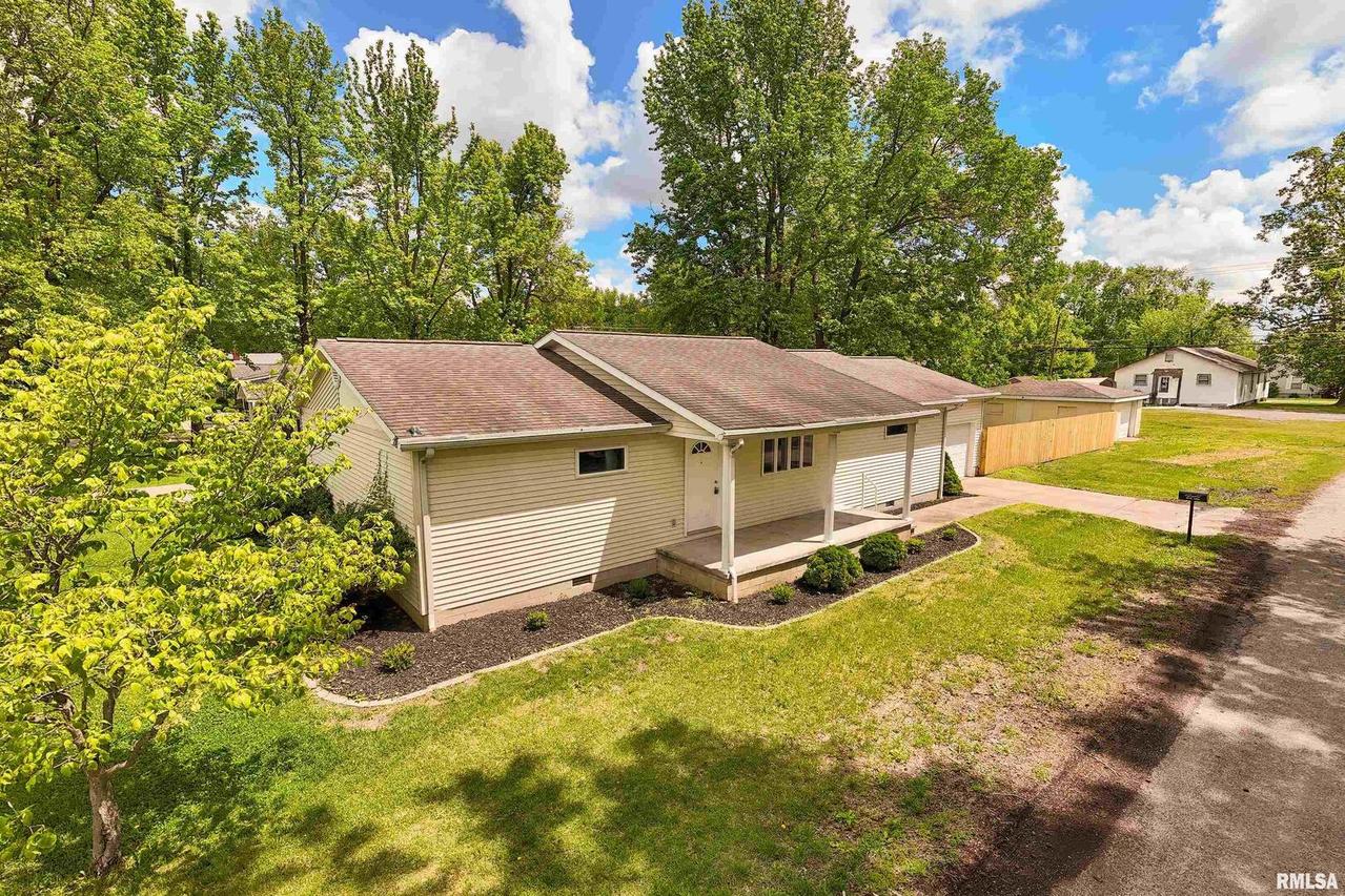 609 W Van Buren St., Herrin, IL 62948