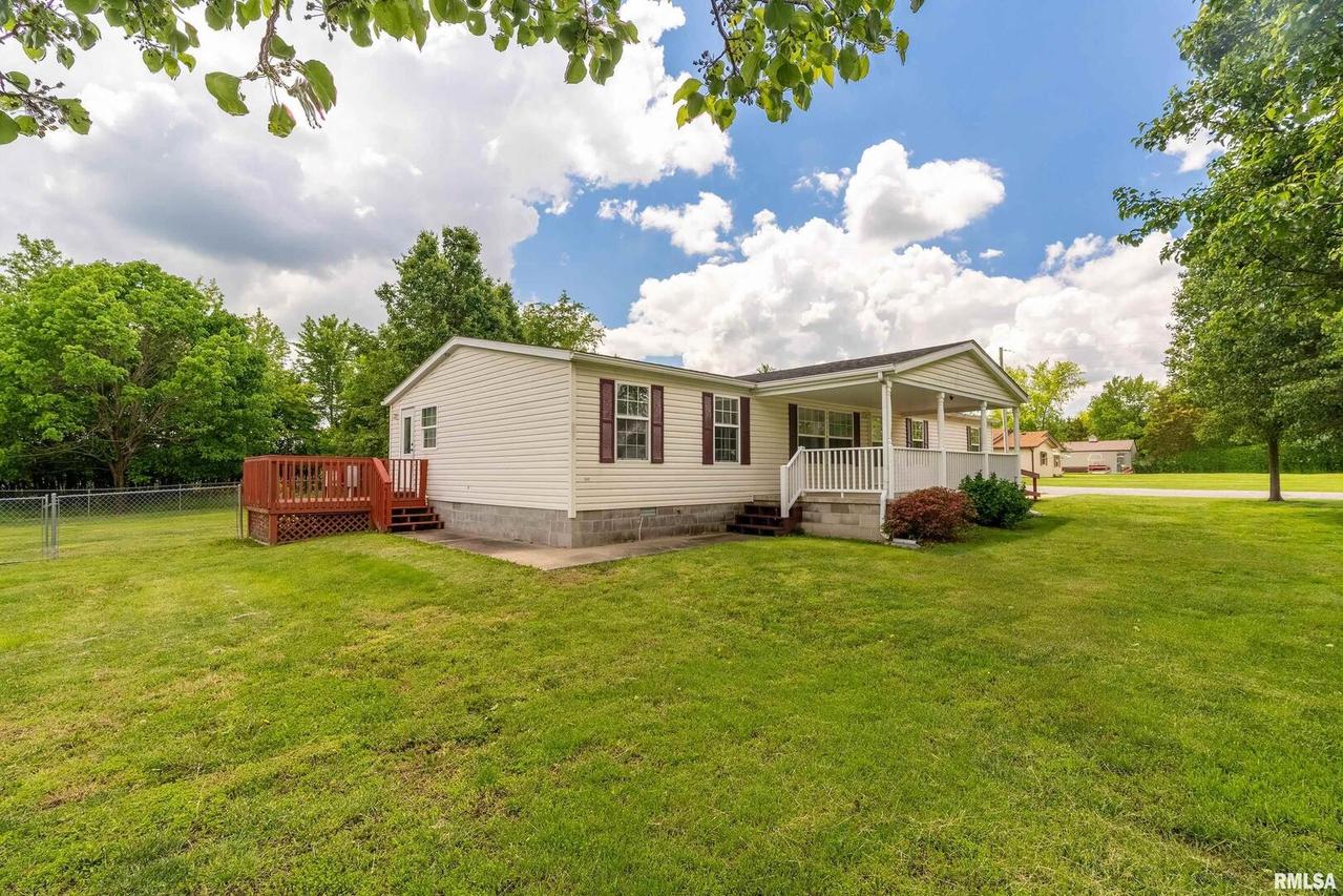 20295 Galatia Post Rd., Pittsburg, IL 62974