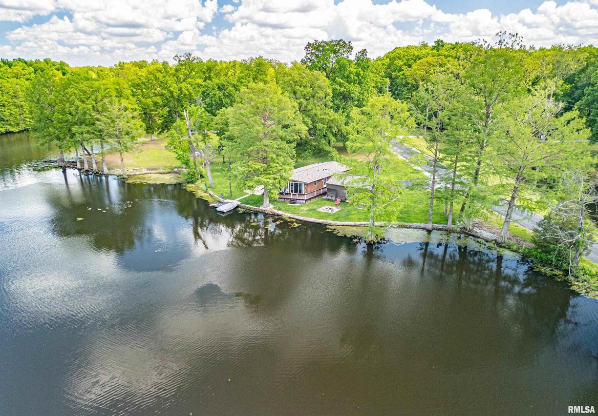 631 Community Beach Rd., Centralia, IL 62801