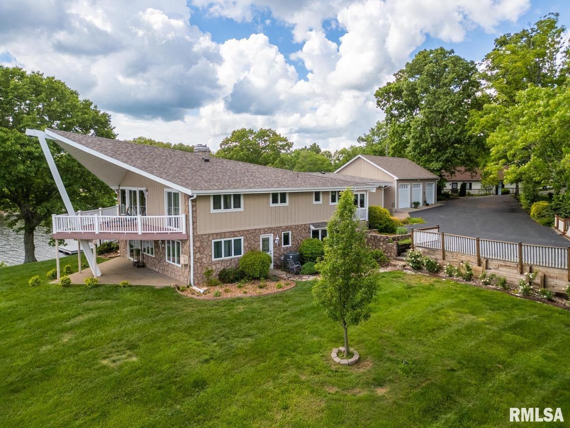 12687 N Shoreland Dr., Marion, IL 62959